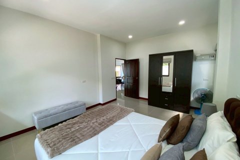 House in Hua Hin, Thailand 3 bedrooms № 168101 - photo 15