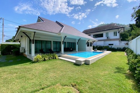 House in Hua Hin, Thailand 3 bedrooms № 168101 - photo 2