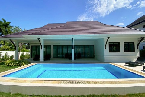 House in Hua Hin, Thailand 3 bedrooms № 168101 - photo 3