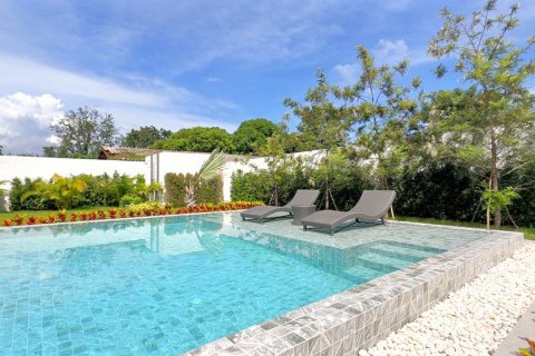 House in Hua Hin, Thailand 4 bedrooms № 168103 - photo 4