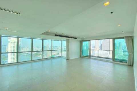 Condo in Khlong San, Bangkok, Thailand, 3 bedrooms  № 134039 - photo 1