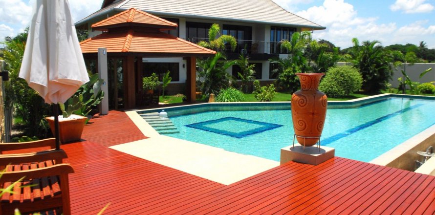Villa à Tha Bo, Thaïlande 5 chambres № 142057