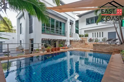 Casa de 5 dormitorios en Pattaya, Tailandia № 212290 - foto 26