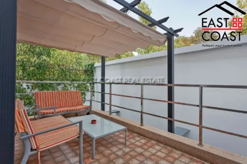 Casa de 5 dormitorios en Pattaya, Tailandia № 212290 - foto 13
