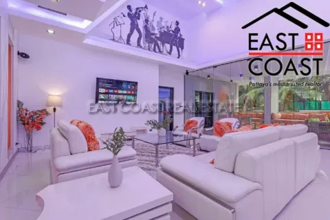 Casa de 4 dormitorios en Pattaya, Tailandia № 212293 - foto 5
