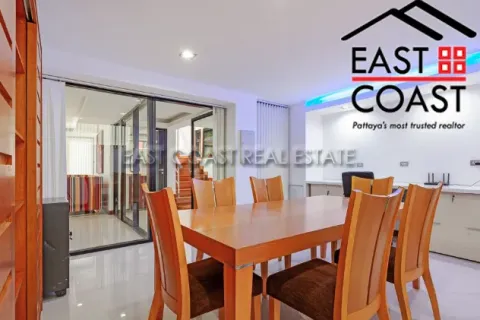 Casa de 4 dormitorios en Pattaya, Tailandia № 212293 - foto 7