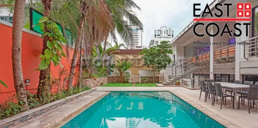 Casa de 4 dormitorios en Pattaya, Tailandia № 212293