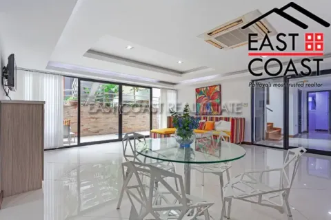 Casa de 4 dormitorios en Pattaya, Tailandia № 212293 - foto 6