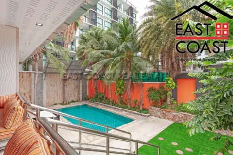 Casa de 4 dormitorios en Pattaya, Tailandia № 212292 - foto 2