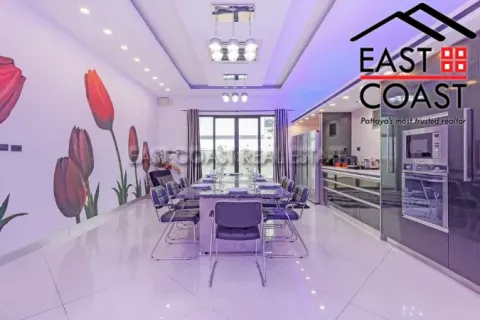 Casa de 4 dormitorios en Pattaya, Tailandia № 212292 - foto 12