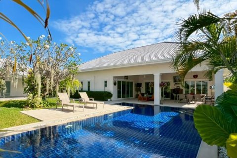 Вилла в Хуа Хине, Таиланд с 3 спальнями  № 155857 - фото 1