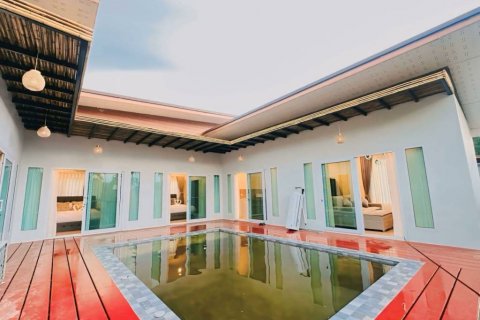 Villa in Surat Thani, Thailand 3 bedrooms № 134522 - photo 6
