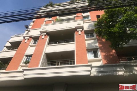 Apartment in Bangkok, Thailand 3 bedrooms № 193450