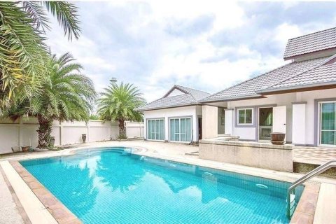 Villa in Hua Hin, Thailand 4 bedrooms № 152169 - photo 2