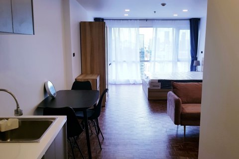 Студия в кондо в Ваттхане, Бангкок, Таиланд № 153060 - фото 6