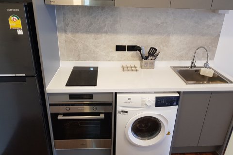 Студия в кондо в Ваттхане, Бангкок, Таиланд № 153060 - фото 7