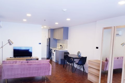 Студия в кондо в Ваттхане, Бангкок, Таиланд № 153060 - фото 1