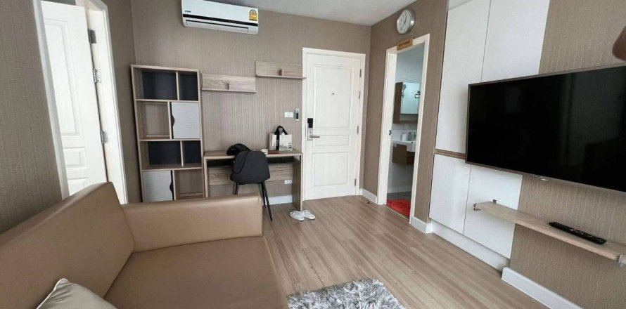 Studio in the Condo in Khlong Toei, Bangkok, Thailand  № 153059