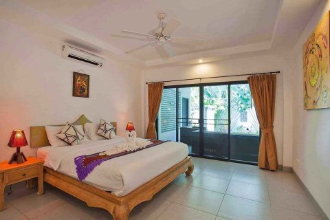 Villa in Phuket, Thailand 3 bedrooms № 172268 - photo 11