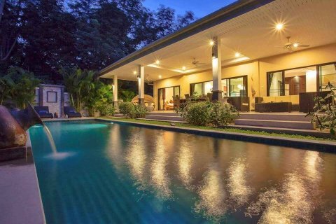 Villa in Phuket, Thailand 3 bedrooms № 172268 - photo 16