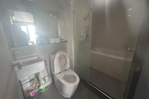 Condo à Samut Prakan, Thaïlande, 2 chambres № 154144 - photo 21