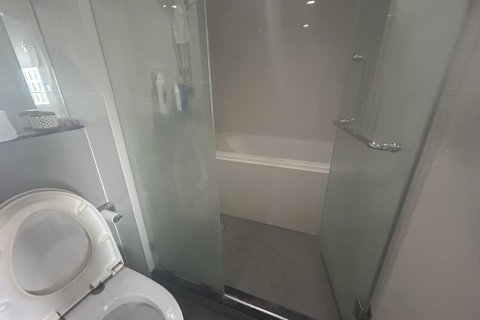 Condo à Samut Prakan, Thaïlande, 2 chambres № 154144 - photo 15