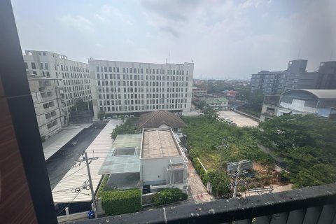 Condo à Samut Prakan, Thaïlande, 2 chambres № 154144 - photo 25