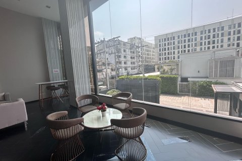 Condo à Samut Prakan, Thaïlande, 2 chambres № 154144 - photo 30