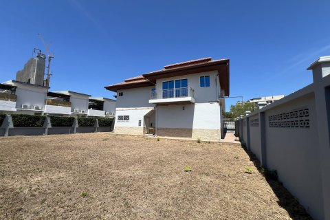 Дом в Паттайе, Таиланд с 8 комнатами № 174006 - фото 2