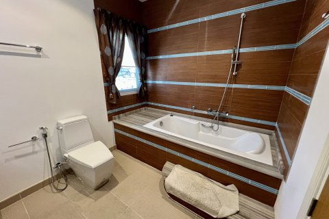 Дом в Паттайе, Таиланд с 8 комнатами № 174006 - фото 15