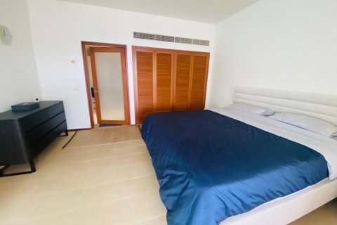 Condo in Kamala, Thailand, 2 bedrooms  № 174008 - photo 16