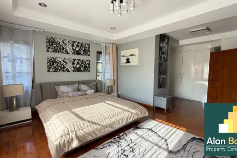 Casa de 4 dormitorios en Pattaya, Tailandia № 211041 - foto 7