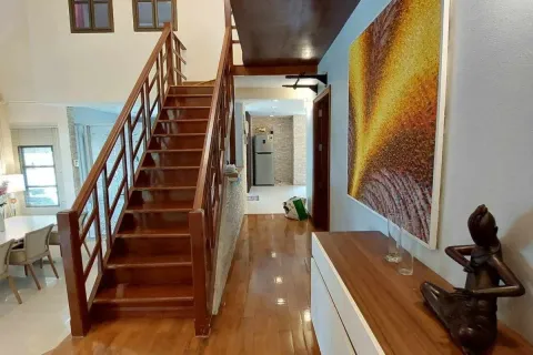 Casa de 4 dormitorios en Pattaya, Tailandia № 211041 - foto 16