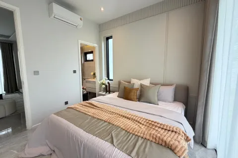 Casa de 4 dormitorios en Pattaya, Tailandia № 211040 - foto 15