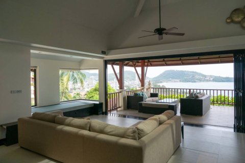 Villa in Kathu, Thailand 5 bedrooms № 154586 - photo 4