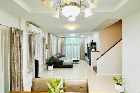 House in Ko Kaeo, Thailand 4 bedrooms № 154589 - photo 10