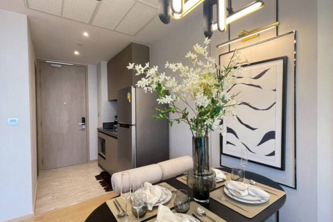 Кондоминиум с 2 спальнями в Дин Даенге, Бангкок, Таиланд № 150405 - фото 6