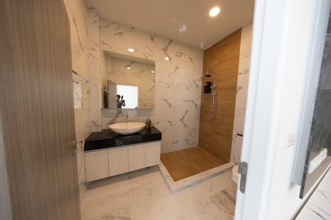 House in Pattaya, Thailand 3 bedrooms № 138048 - photo 20