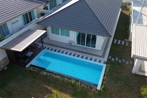 House in Pattaya, Thailand 3 bedrooms № 138048 - photo 3