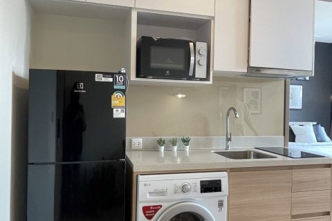 Студия в кондо в Ваттхане, Бангкок, Таиланд № 138045 - фото 4