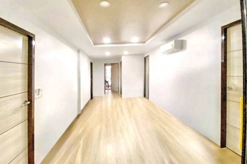 Condo à Bangkok, Thaïlande, 5 chambres № 118402 - photo 2