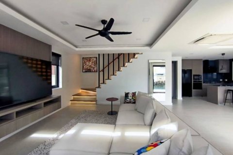 Villa in Bang Lamung, Thailand 3 bedrooms № 118407 - photo 3
