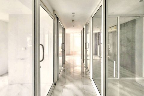 Condo in Din Daeng, Bangkok, Thailand, 9 bedrooms  № 118404 - photo 4