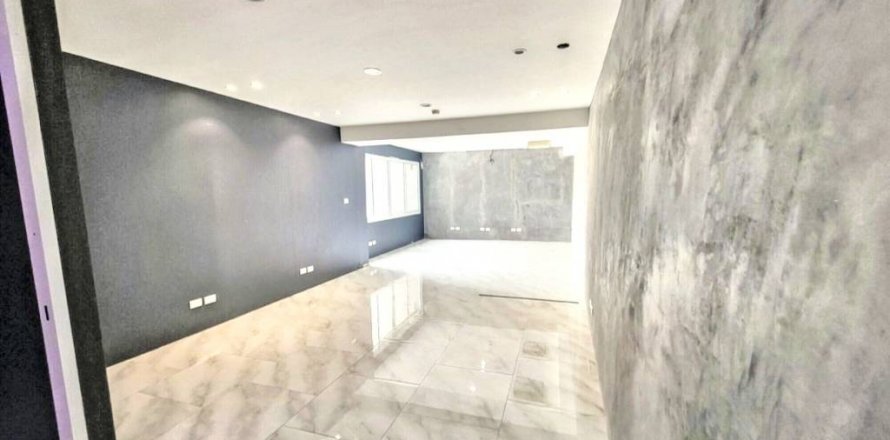 Condo in Din Daeng, Bangkok, Thailand, 9 bedrooms  № 118404