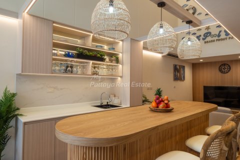 House in Bang Lamung, Thailand 5 bedrooms № 134797 - photo 8