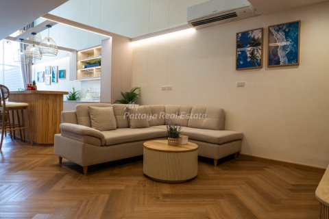 House in Bang Lamung, Thailand 5 bedrooms № 134797 - photo 4