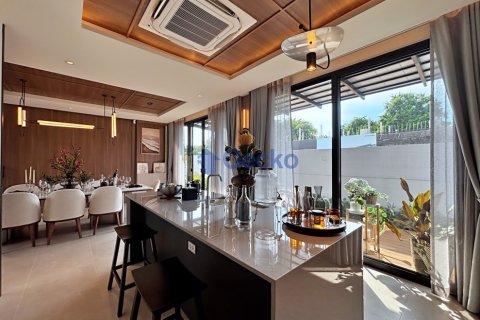 Maison à Pattaya, Thaïlande 4 chambres № 196147 - photo 8