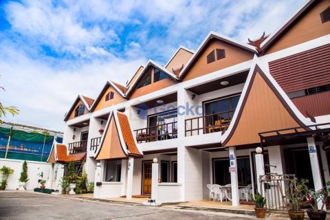 House in Pattaya, Thailand 5 bedrooms № 196142