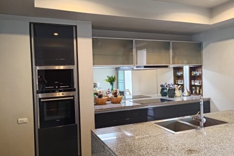 Кондоминиум с 3 спальнями в Ваттхане, Бангкок, Таиланд № 153340 - фото 6