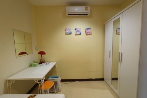 Commercial property in Bang Kapi, Bangkok, Thailand № 156418 - photo 12